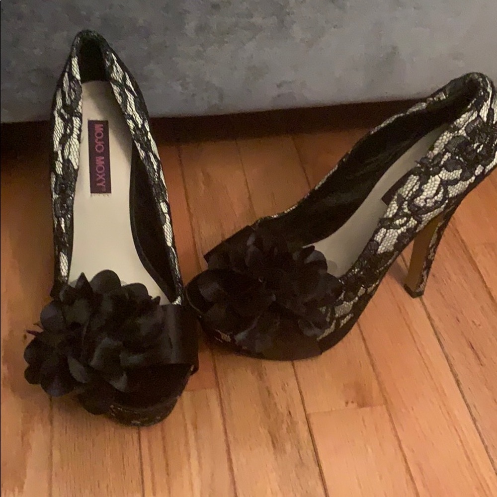 Black lace shoes size 9